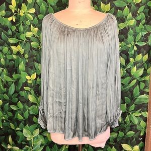Silky peasant top west on shoulders or off